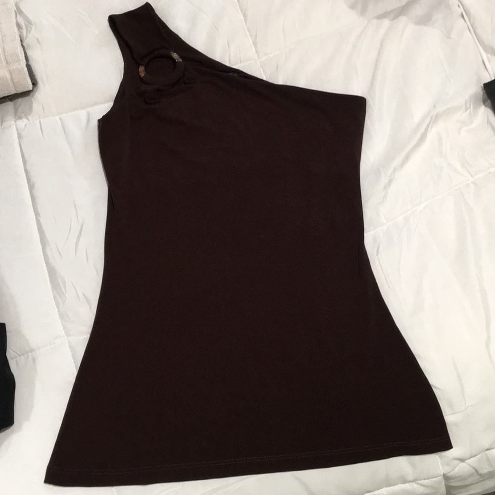 One shoulder top